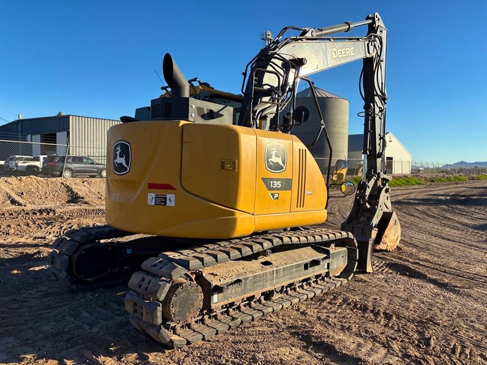 John Deere 135P