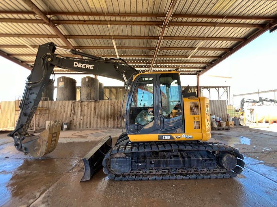 John Deere 135P