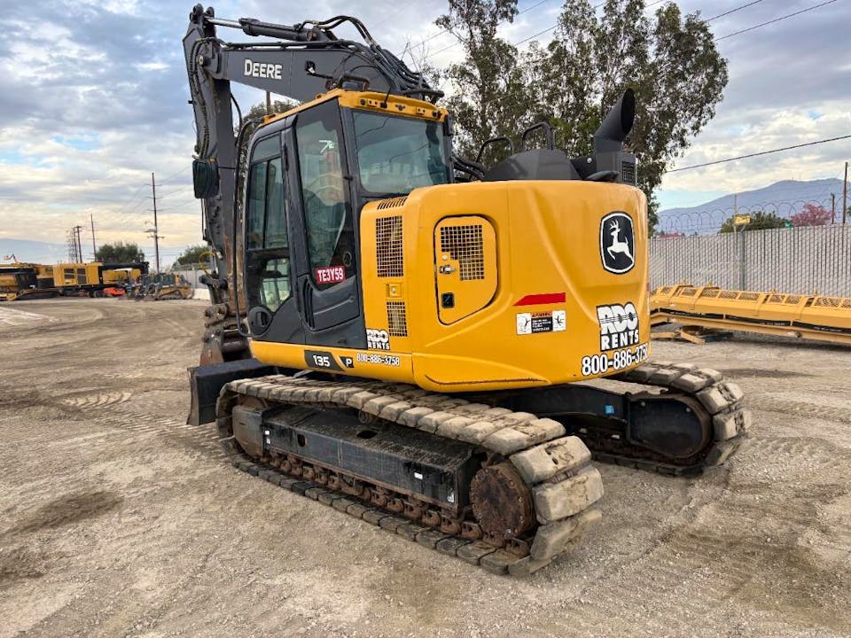 John Deere 135P