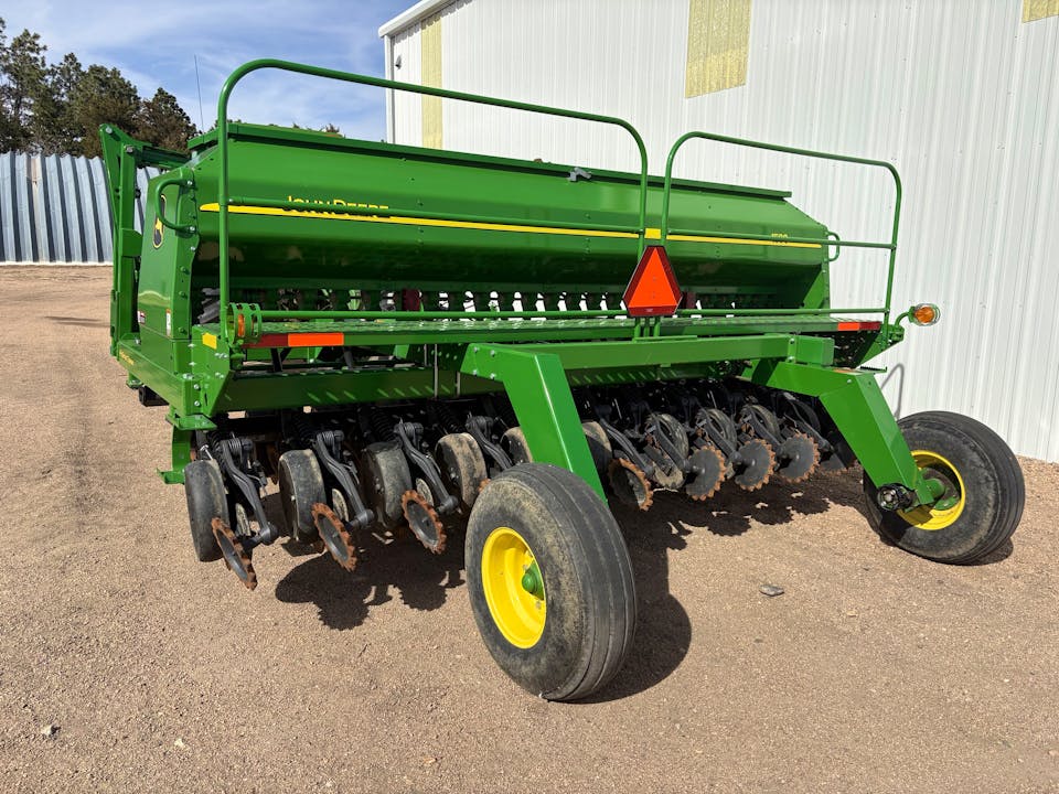 John Deere 1590