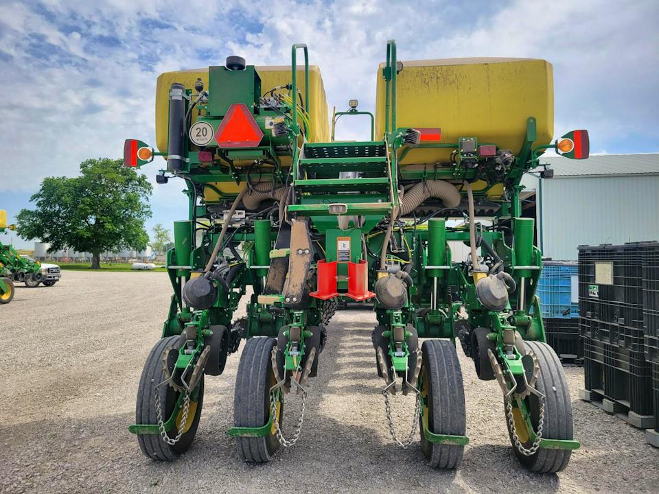 John Deere 1775NT