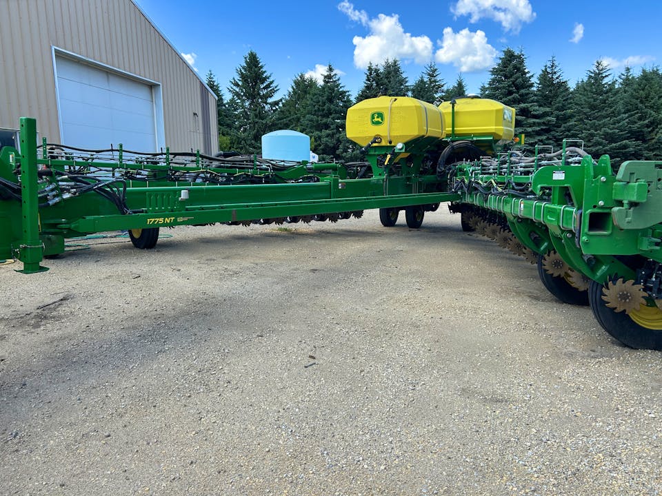 John Deere 1775NT