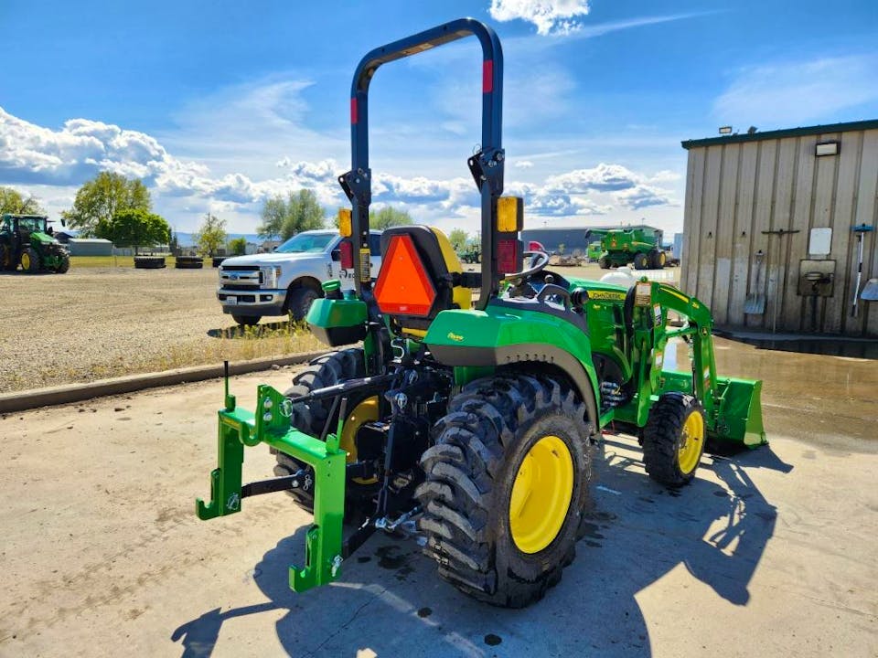 John Deere 2032R