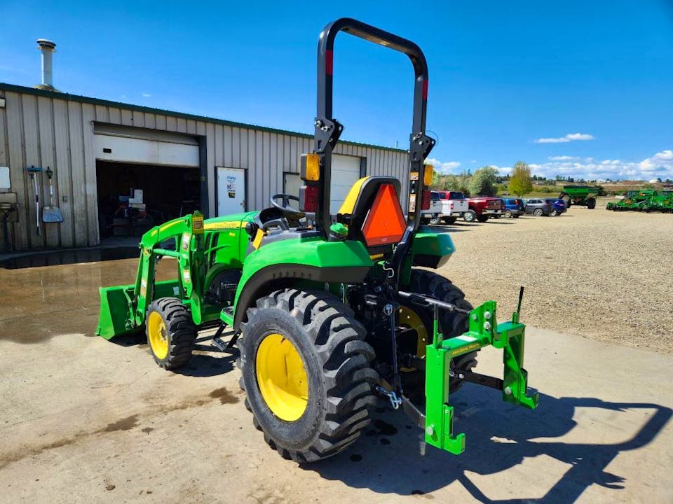 John Deere 2032R