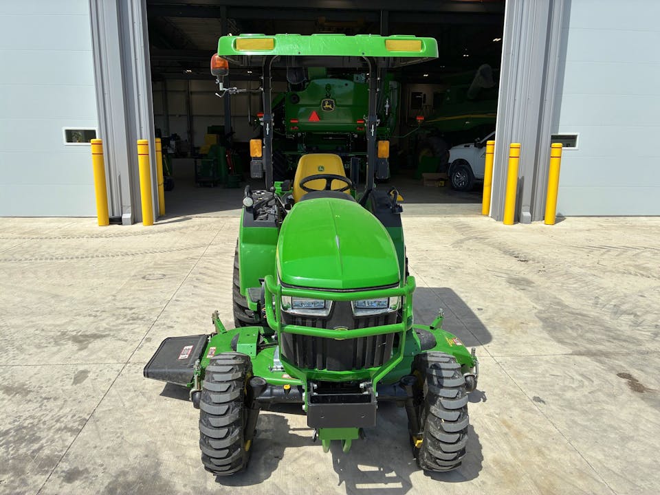 John Deere 2038R