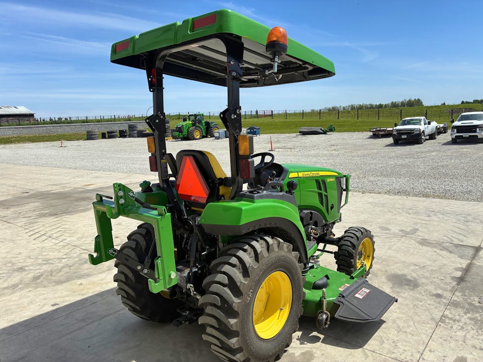 John Deere 2038R