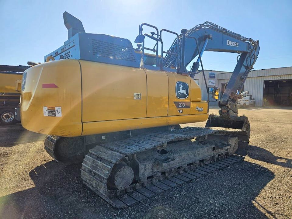 John Deere 210P