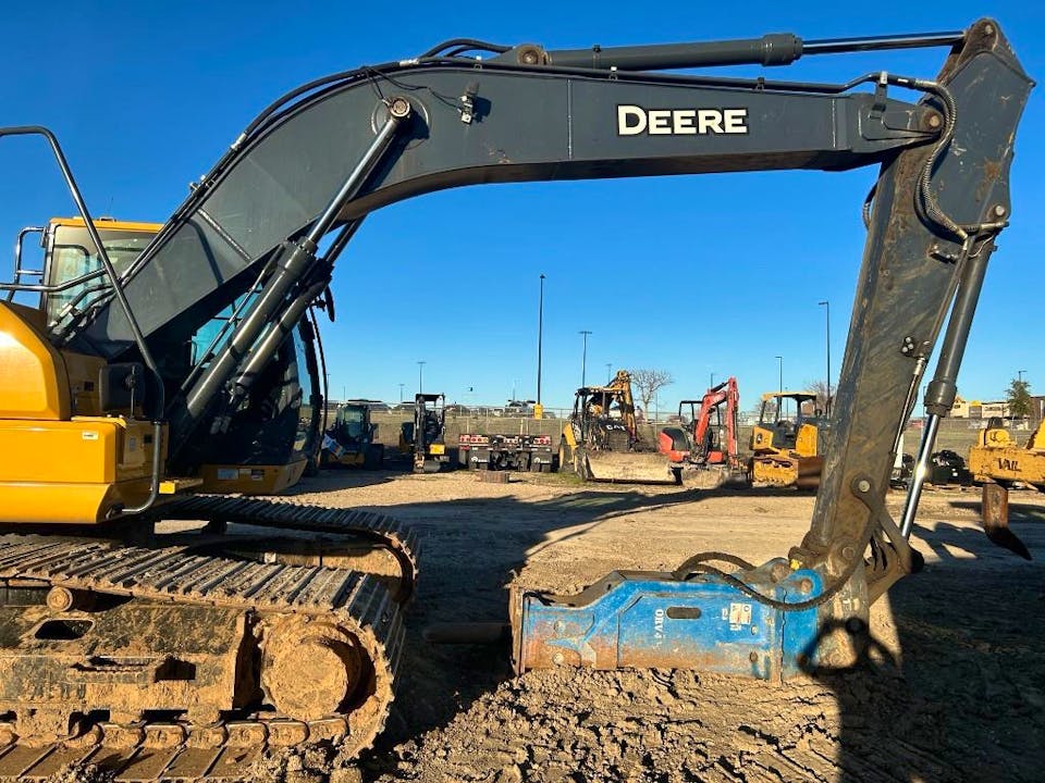John Deere 210GLC