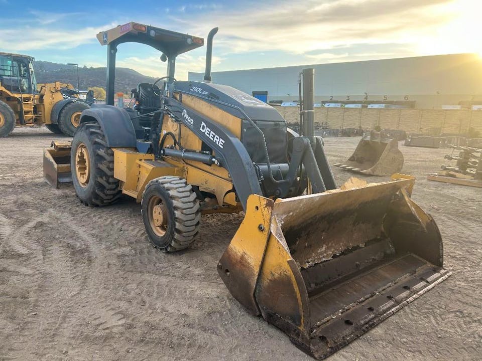 John Deere 210LEP
