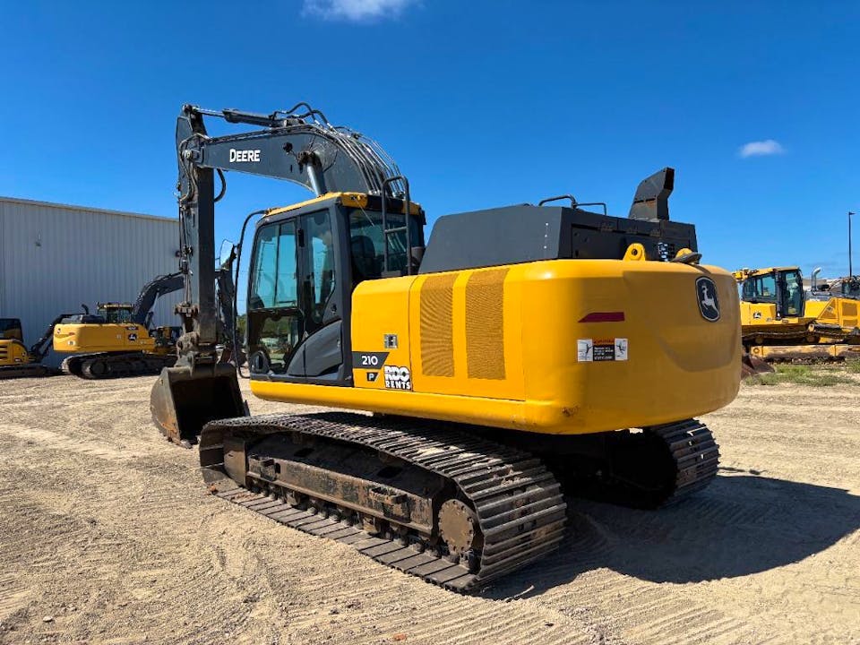 John Deere 210P