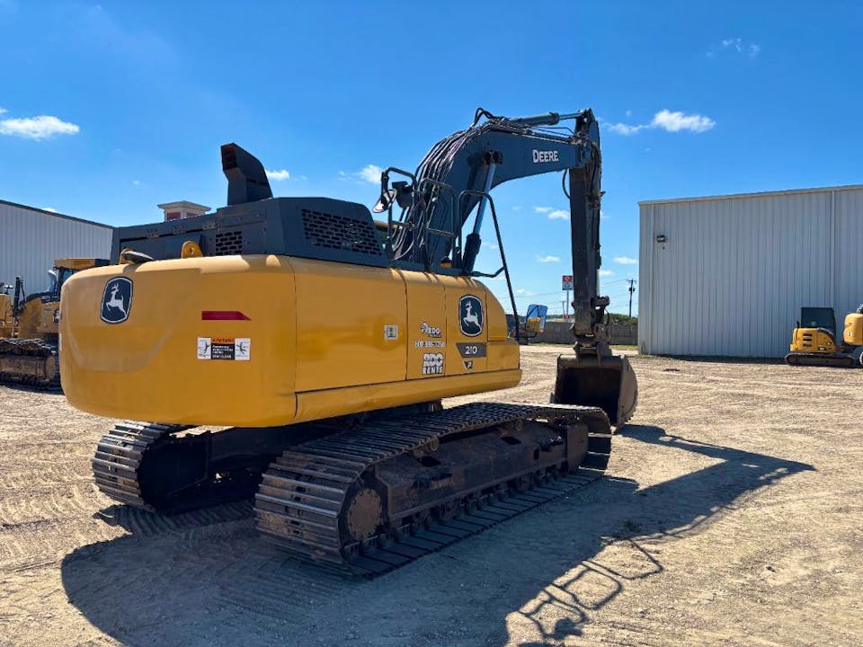 John Deere 210P