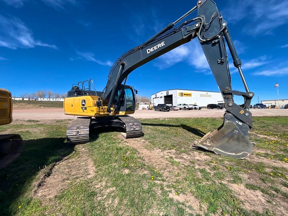 John Deere 210P