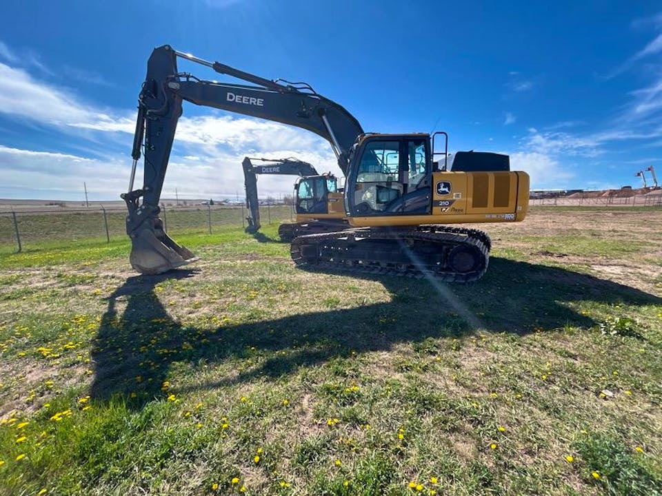 John Deere 210P