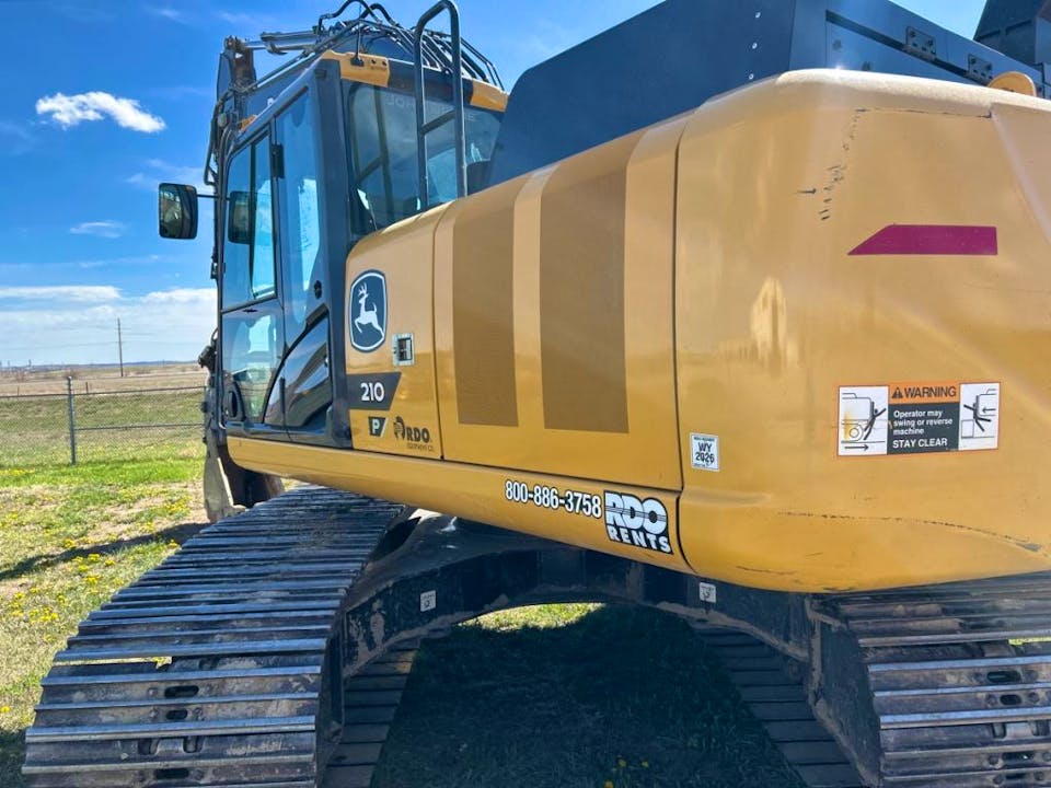 John Deere 210P