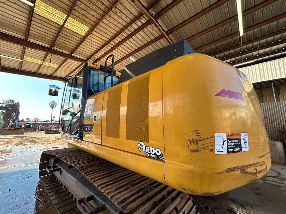 John Deere 210P