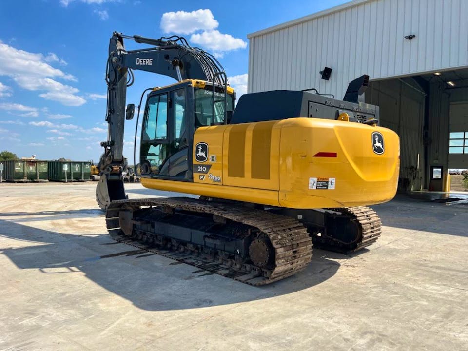 John Deere 210P