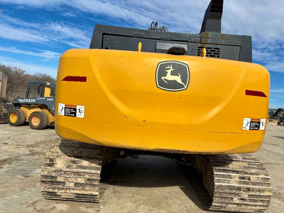 John Deere 210P