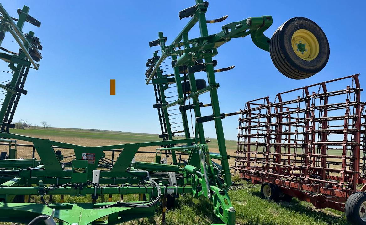John Deere 2430