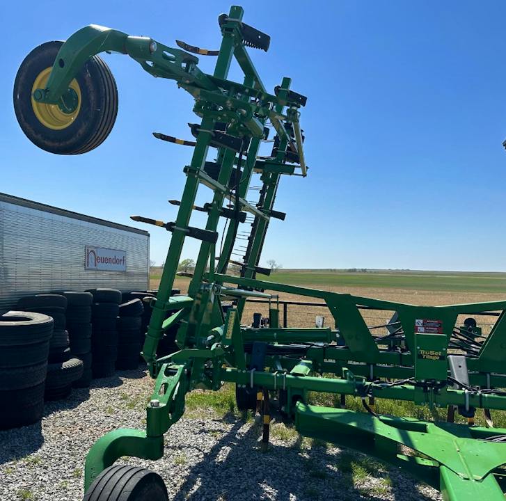 John Deere 2430