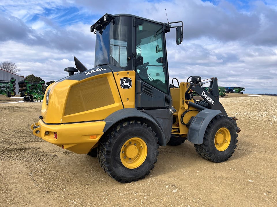 John Deere 244L