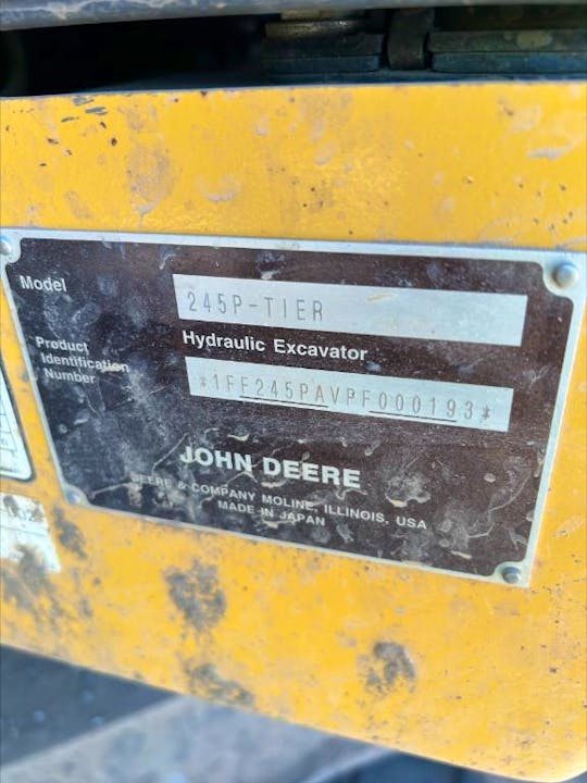 John Deere 245P