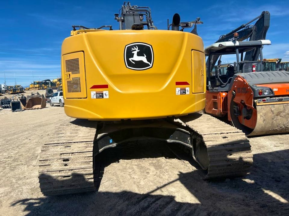 John Deere 245P