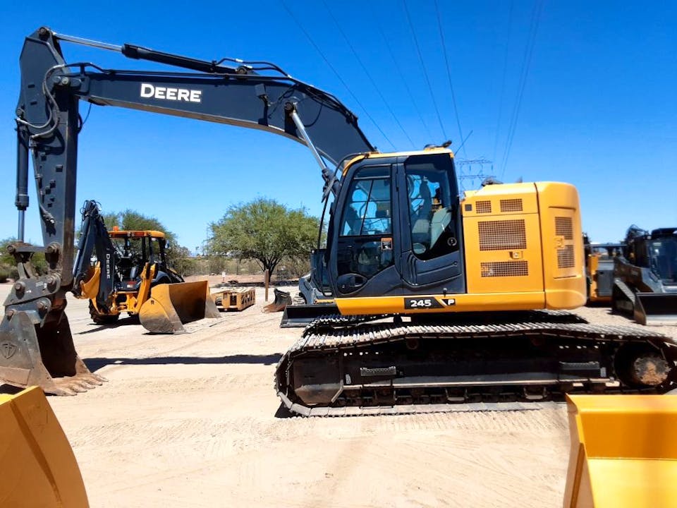 John Deere 245P