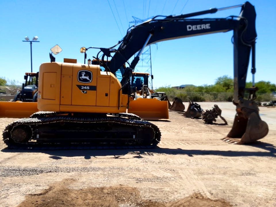 John Deere 245P
