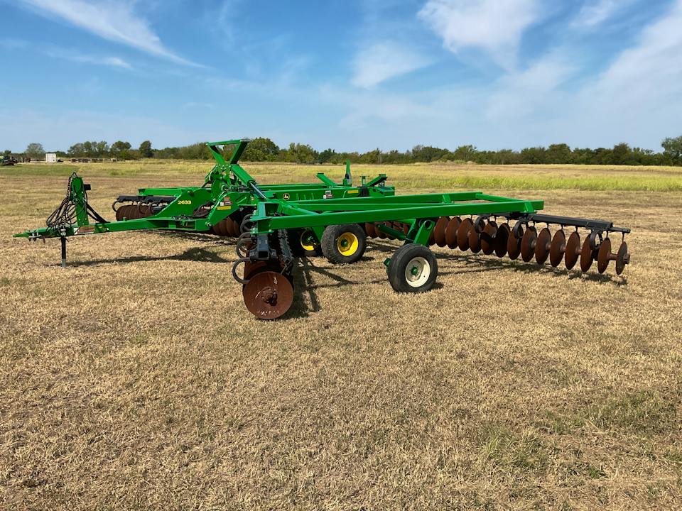 John Deere 2633
