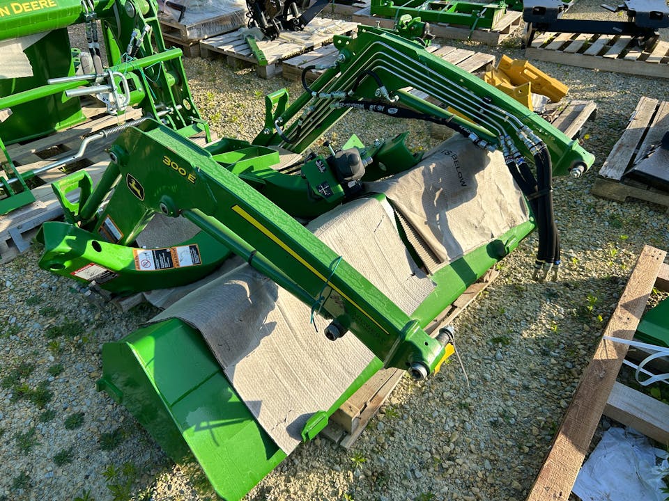 John Deere 300E