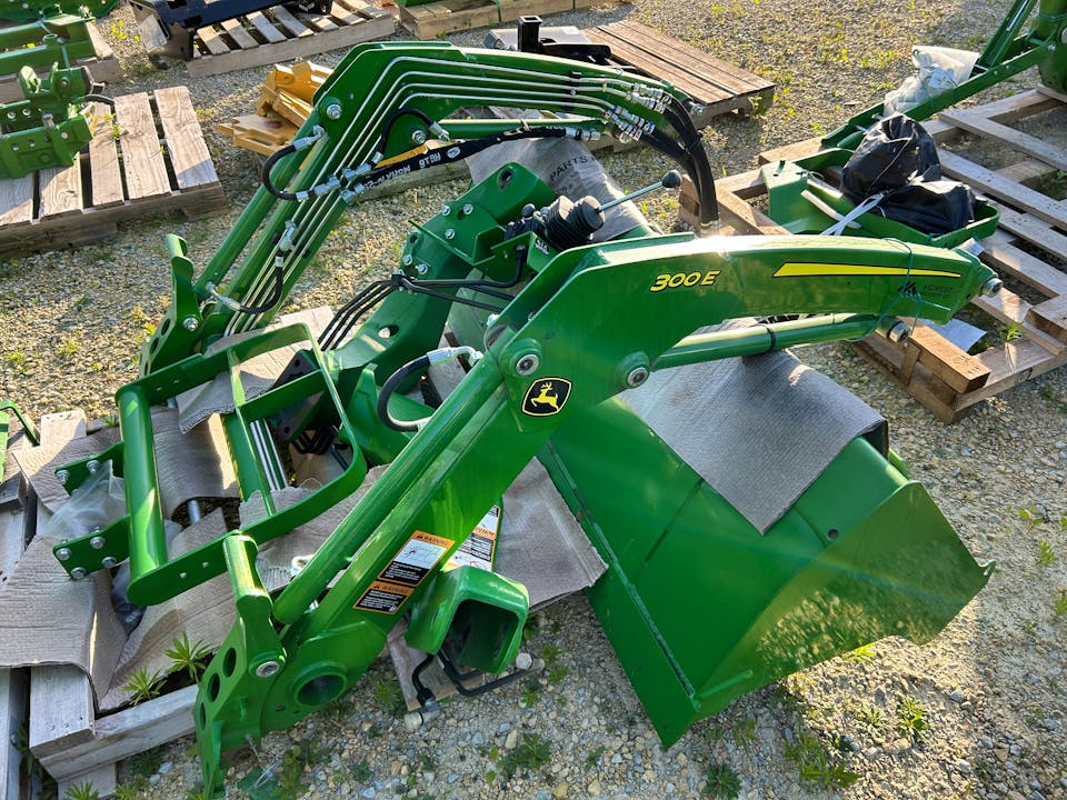 John Deere 300E