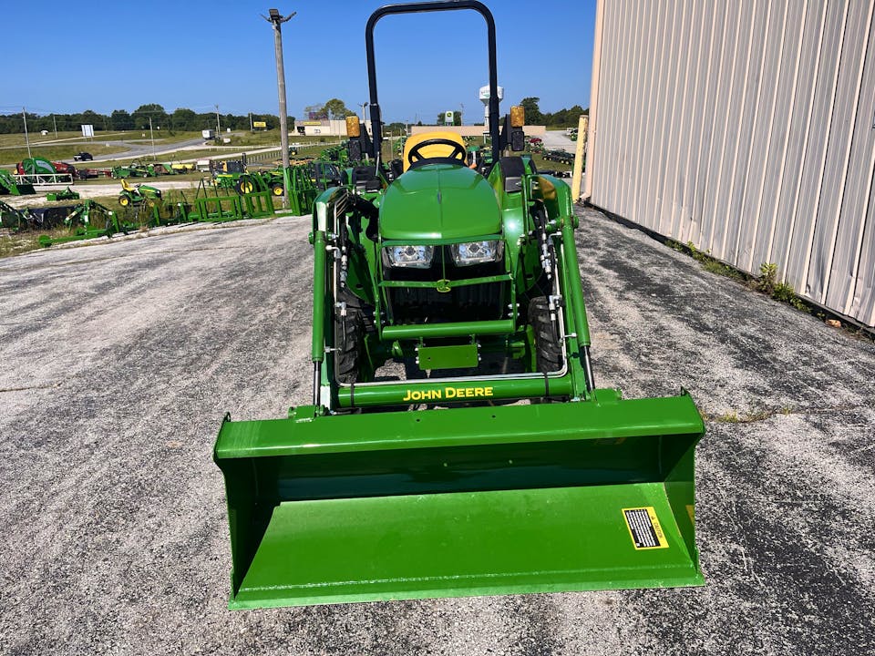 John Deere 3025D