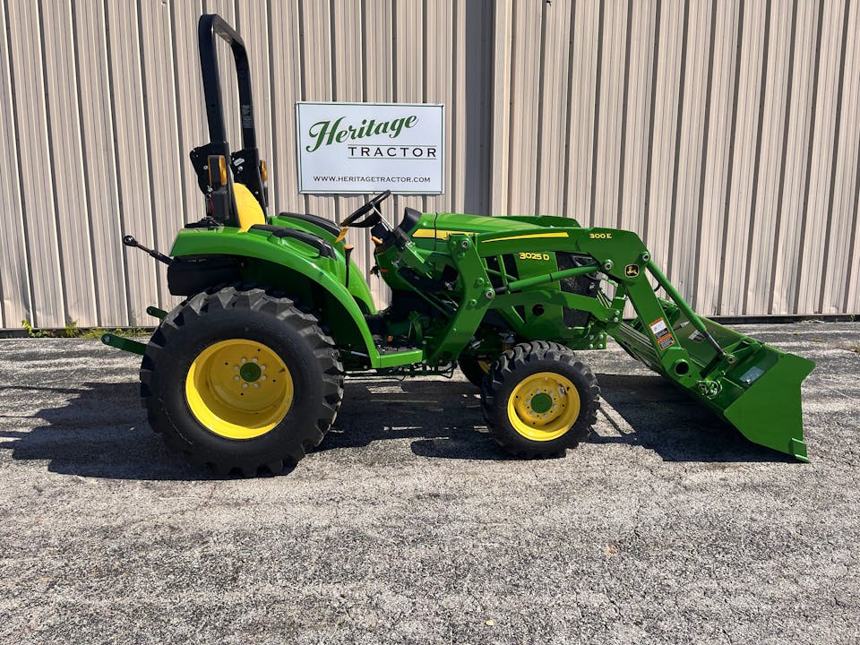 John Deere 3025D