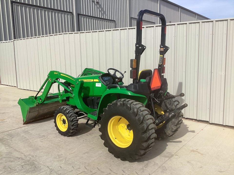John Deere 3025E