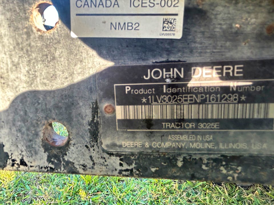 John Deere 3025E