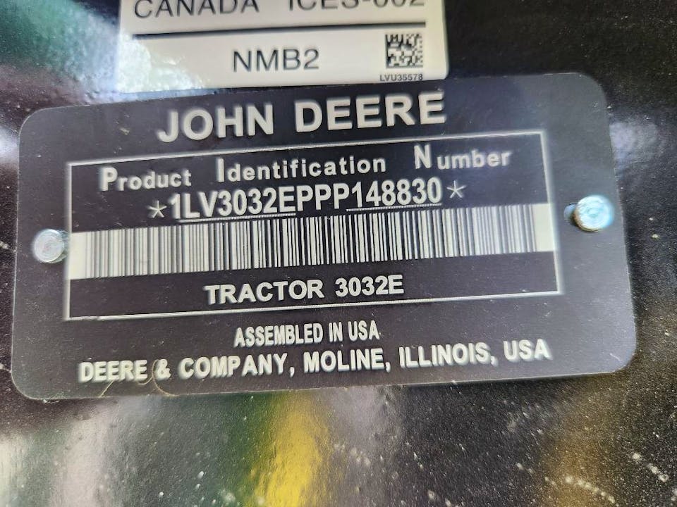John Deere 3032E