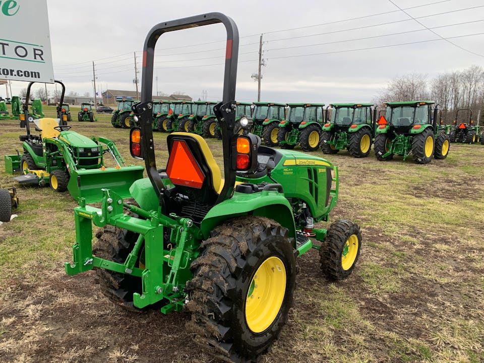John Deere 3033R