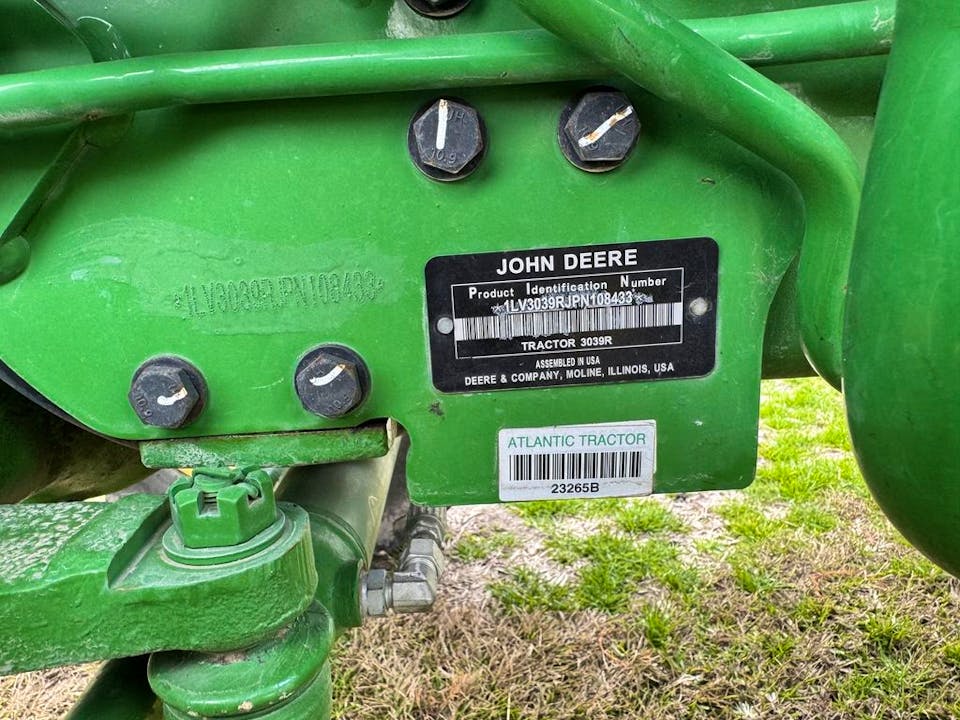 John Deere 3039R
