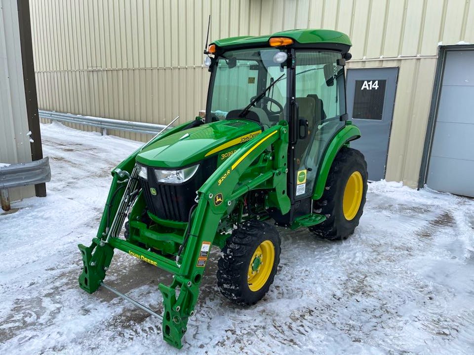 John Deere 3039R