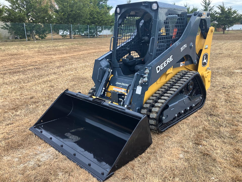 John Deere 317G