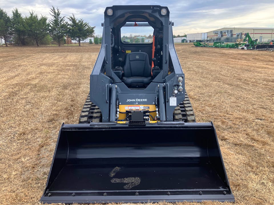 John Deere 317G