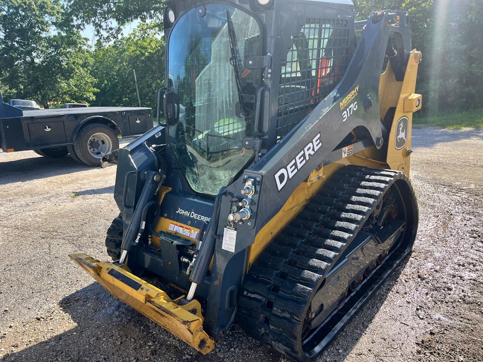 John Deere 317G