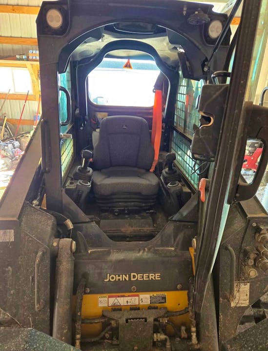 John Deere 317G