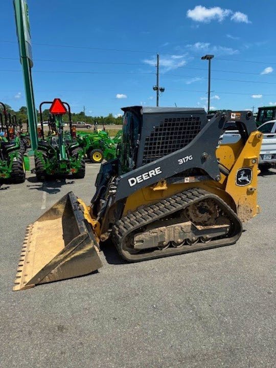 John Deere 317G