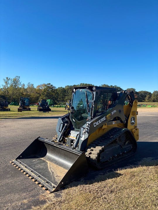 John Deere 317G