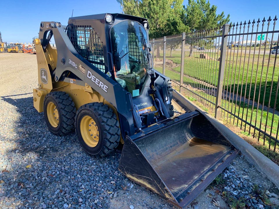 2023-john-deere-318g-120196