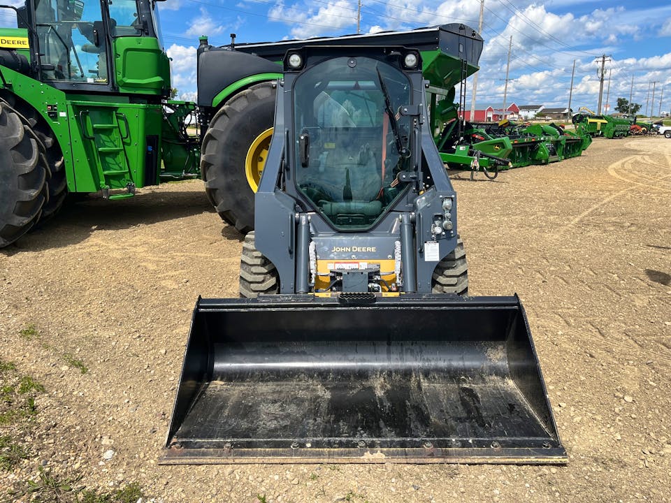 John Deere 318G