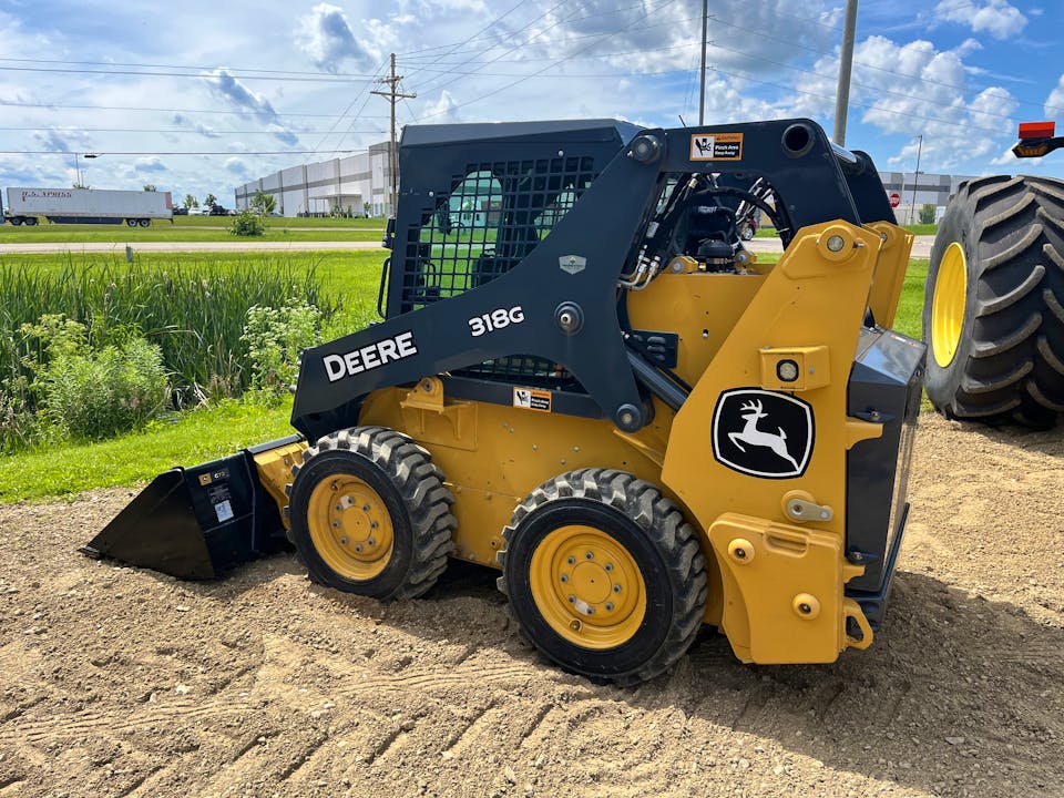 John Deere 318G