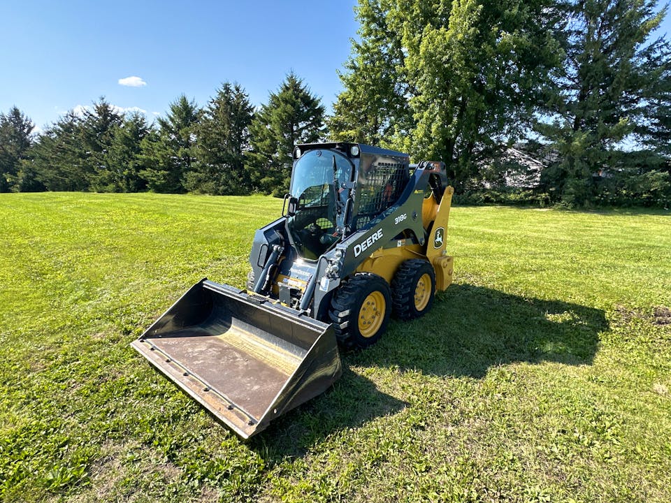 John Deere 318G