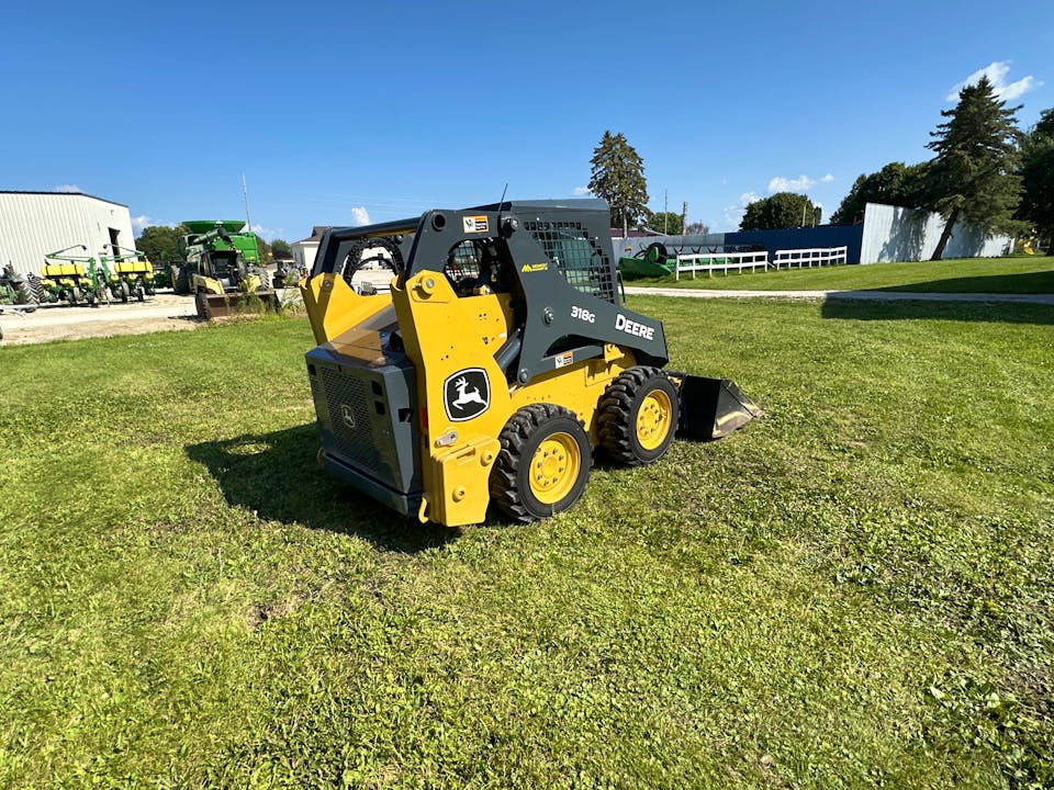 John Deere 318G